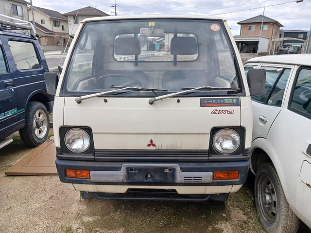 MITSUBISHI MINICAB truck 4WD 1990